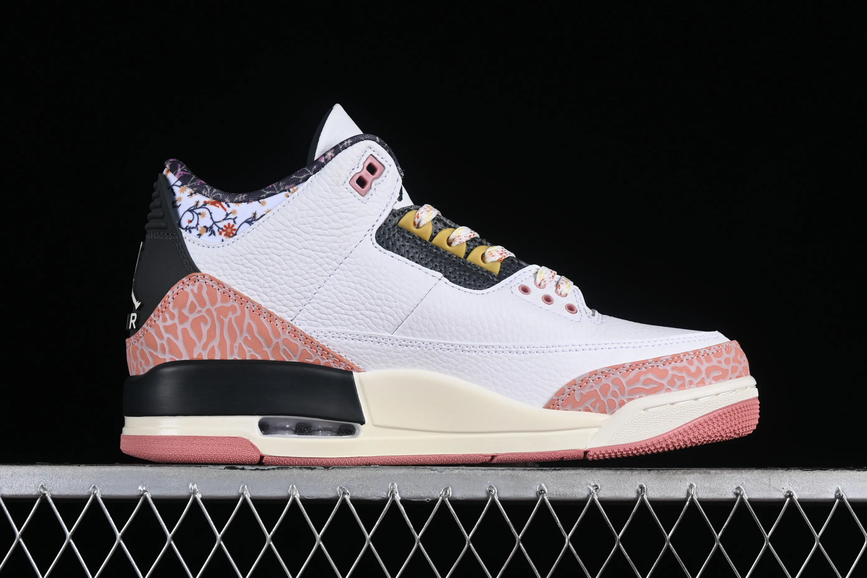 All categories Air Jordan Jordan series basketball shoes Air Jordan 3 Air Jordan 3 GS "Red Stardust" AJ3 Joe 3 new white pink flower 441140-100